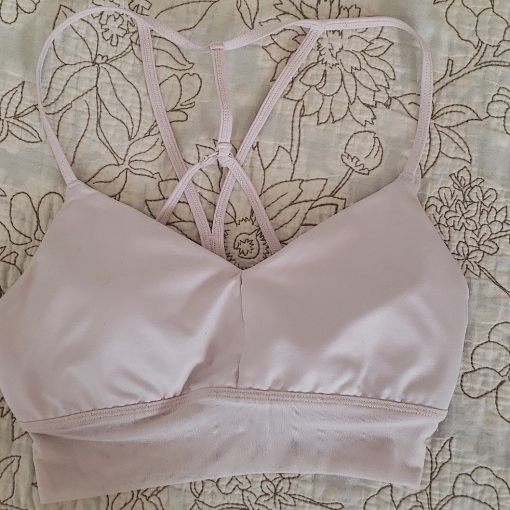 Alo yoga Lavish bra in soft pink